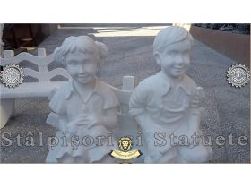 Oferta, National, Statuete copii pe bancuta, alb marmorat, model S24
